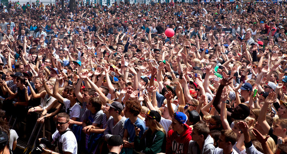 Menschenmenge beim Hip-Hop-Open Festival 2012 in Stuttgart