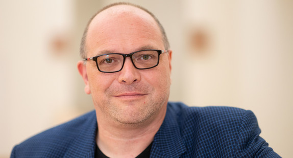 Der neugewählte Vorsitzende des Vorstands des Landeselternbeirats Baden-Württemberg, Michael Mittelstaedt (Bild: © picture alliance/Marijan Murat/dpa)