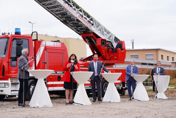 V.l.n.r.: Baden-Württembergs Innenminister Thomas Strobl, Ludwigshafens Oberbürgermeisterin Jutta Steinruck, Staatssekretär von Rheinland-Pfalz Randolf Stich, Mannheims Erster Bürgermeister Christian Specht und Präsident des BBK Christoph Unger