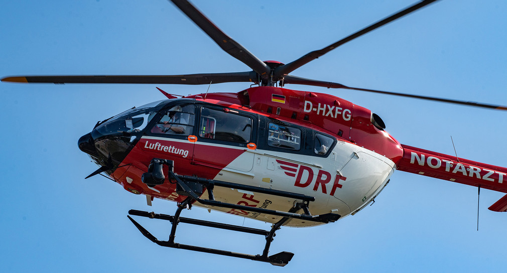 Ein Rettungshubschrauber vom Typ H145 der Deutschen Rettungsflugwacht (DRF)