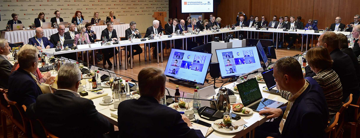 Blick ins Plenum bei der siebten Jahresveranstaltung des Strategiedialogs Automobilwirtschaft Baden-Württemberg