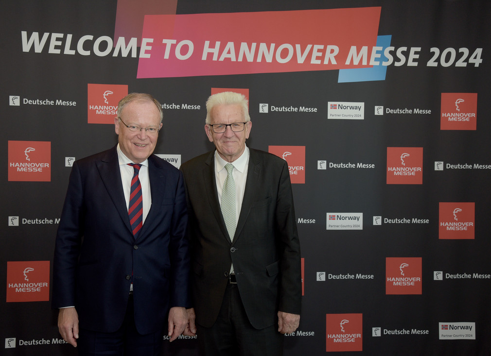 Ministerpräsident Winfried Kretschmann (rechts) und Stephan Weil (links), Ministerpräsident von Niedersachsen