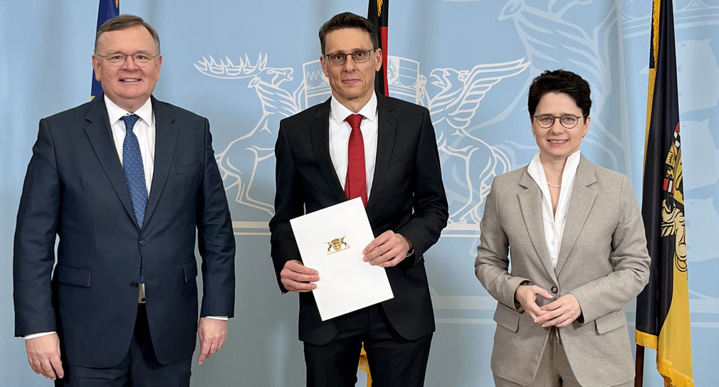 von links nach rechts: Ministerialdirektor Elmar Steinbacher, Präsident des Oberlandesgerichts Stuttgart Dr. Andreas Singer und Justizministerin Marion Gentges