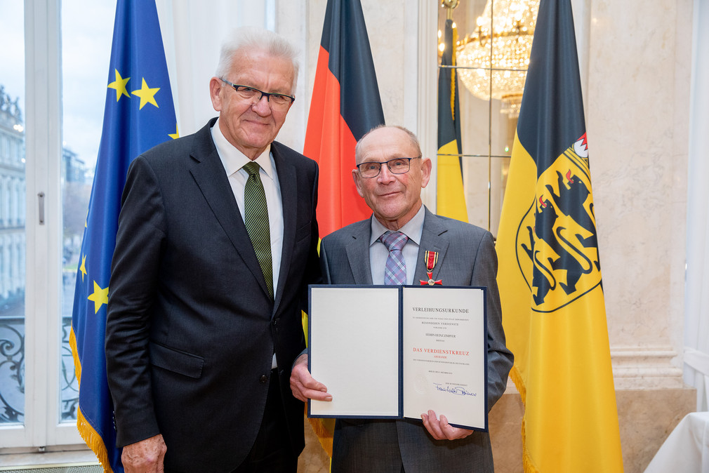 Ministerpräsident Winfried Kretschmann (l.) und Heinz Zimpfer (r.) (Bild: Staatsministerium Baden-Württemberg)