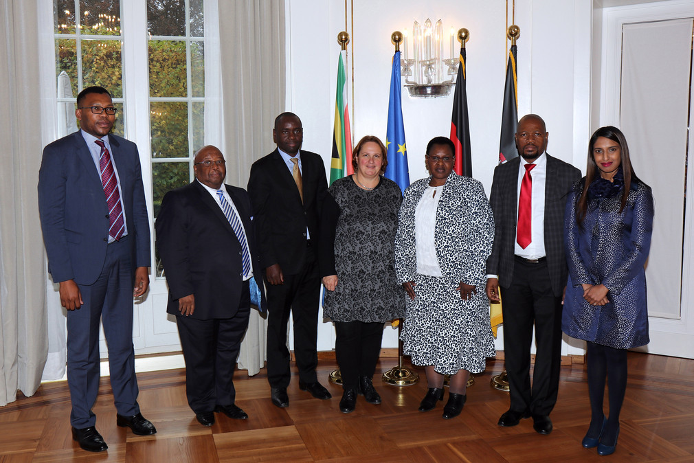 Staatssekretärin Theresa Schopper M.) mit einer Delegation aus KwaZulu-Natal (Südafrika)