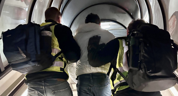 Abschiebung nach Afghanistan – Letzter Straftäter der Gruppenvergewaltigung in Illerkirchberg wird abgeführt