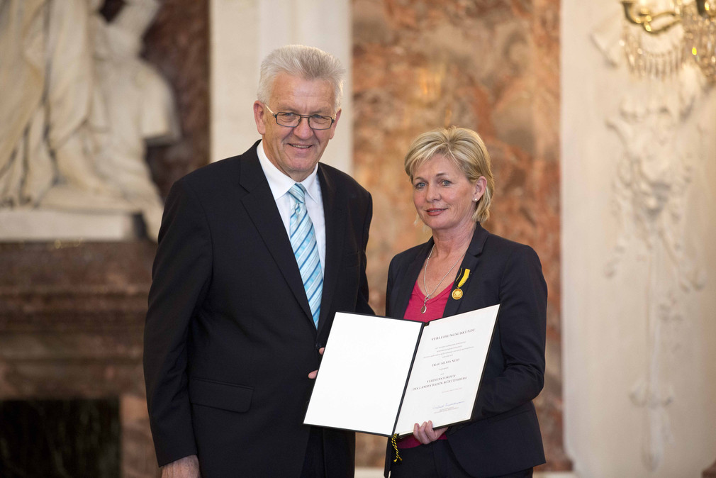 Ministerpräsident Winfried Kretschmann (l.) und Silvia Neid (r.)