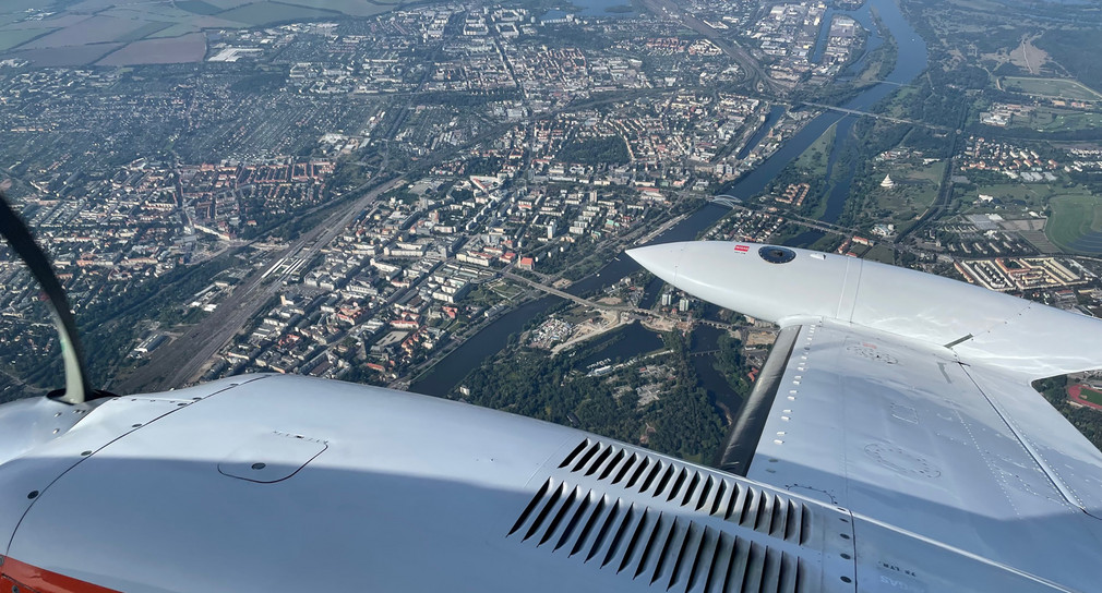 Blick aus dem Flugzeug bei einer Befliegung