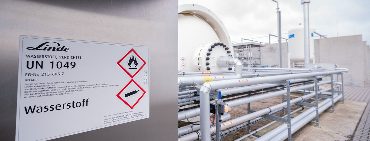 Im Energiepark Mainz ist der verdichtete grüne Wasserstoff aus einem Elektrolyseur in Tanks gelagert. 