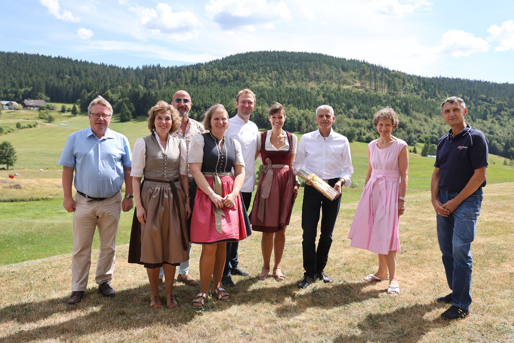 Tourismusreise Staatssekretär Rapp reist in den Schwarzwald Gruppenbild am Naturparkhotel „derWaldfrieden“