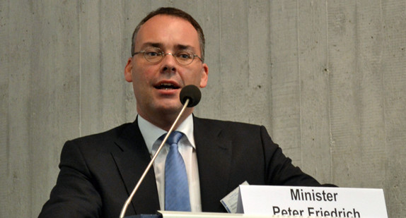 Minister Peter Friedrich bei der Tagung „Mehr Europa!“ am 21. Februar 2014 in der Evangelischen Akademie Bad Boll (Quelle: Evangelische Akademie Bad Boll)