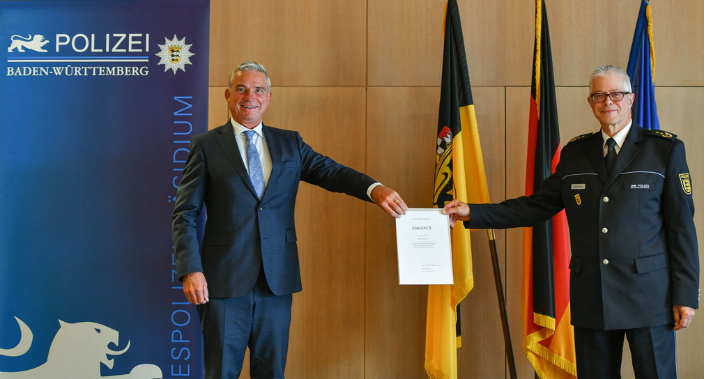 Innenminister Thomas Strobl (l.) und Detlef Werner (r.) (Bild: Innenministerium Baden-Württemberg)