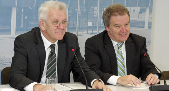 Ministerpräsident Winfried Kretschmann (l.) und Umweltminister Franz Untersteller (r.)