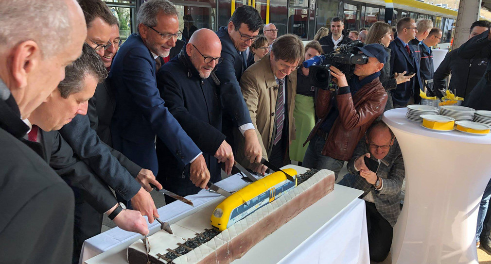 Feierliche Präsentation der neuen Alstom Lint 54 Züge, die ab 9. Juni die Zugverbindungen im Ulmer Stern bedienen.