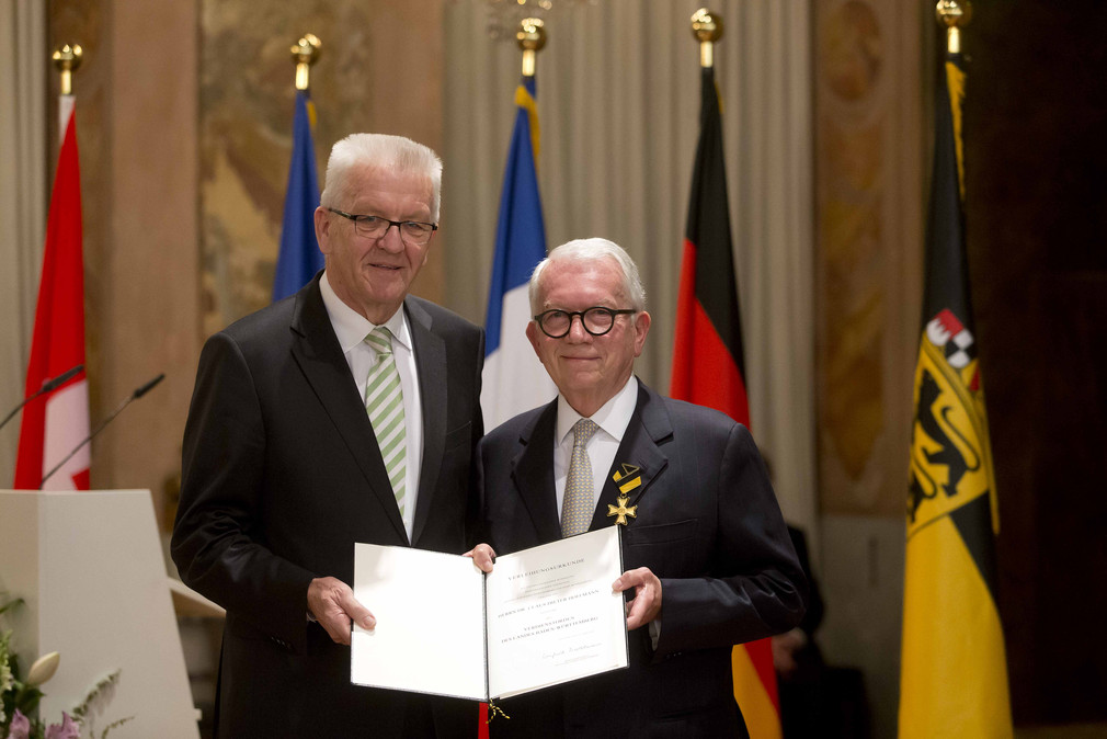 Ministerpräsident Winfried Kretschmann (l.) und Dr. Claus Dieter Hoffmann (r.)