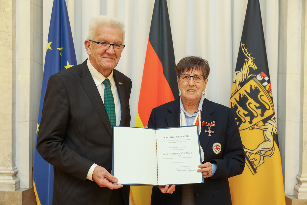 Ministerpräsident Winfried Kretschmann (l.) und Renate Reinhart (r.)