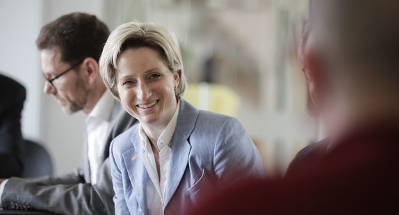Wirtschaftsministerin Nicole Hofmeister-Kraut besucht im Rahmen ihrer Arbeitsmarktpolitischen Reise die MHP Mobile Hauskrankenpflege GmbH in Tübingen. (Bild: © LICHTGUT/Leif Piechowski)