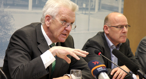 Ministerpräsident Winfried Kretschmann (l.) und Verkehrsminister Winfried Hermann (r.)