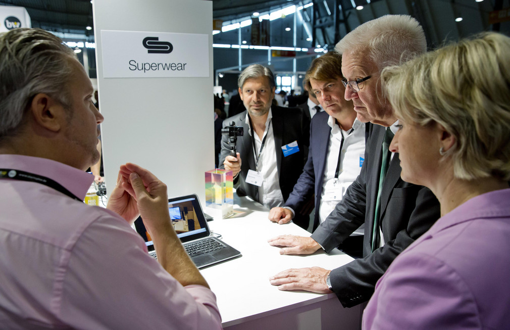 Start-Up-Gipfel BW Start-Up Gipfel Baden-Württemberg am 14. Juli 2017 Start Up Gipfel der Landesregierung auf der Landesmesse Stuttgart