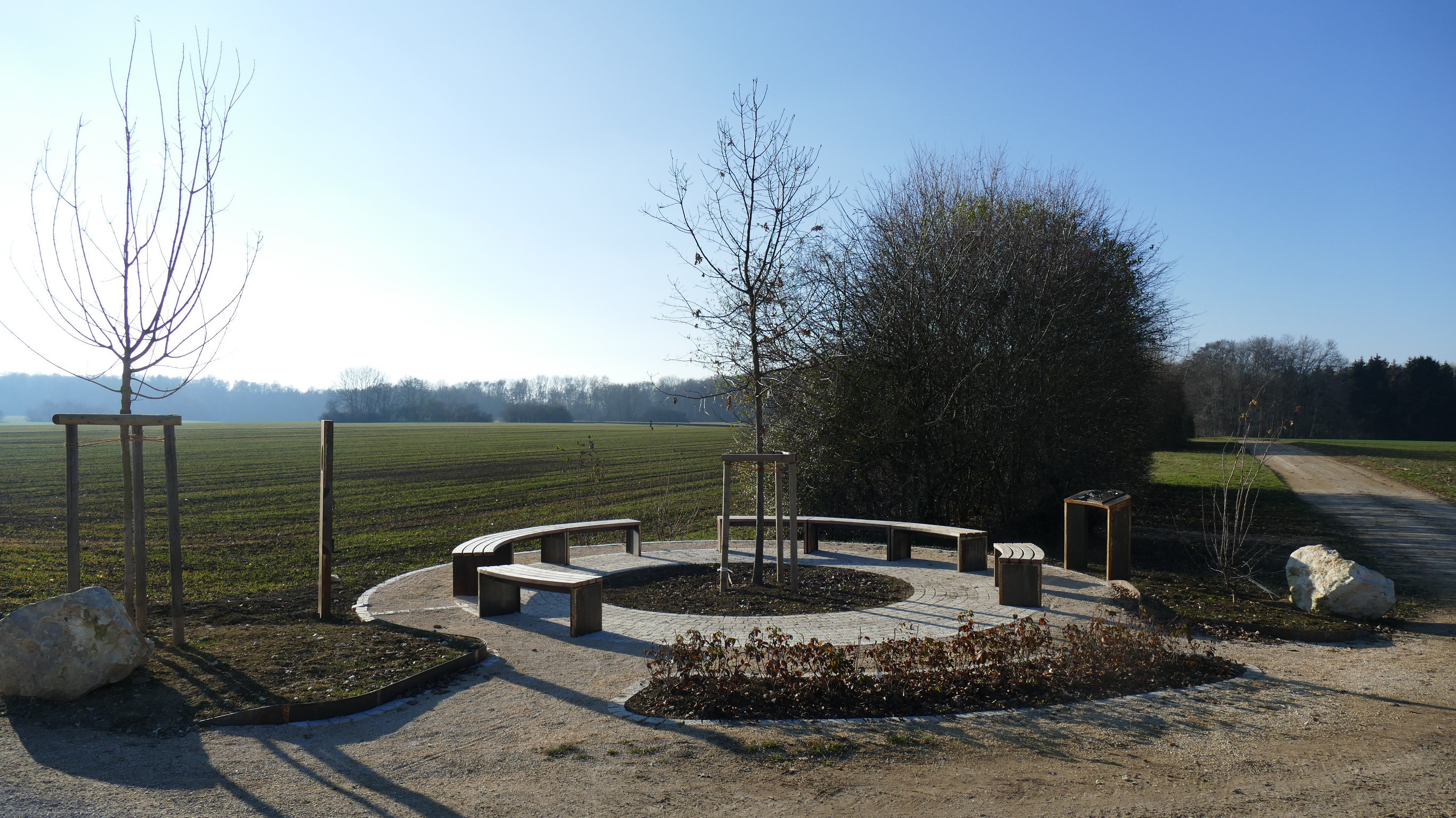 Sitzgelegenheit am Kelten-Erlebnis-Pfad Heidengraben