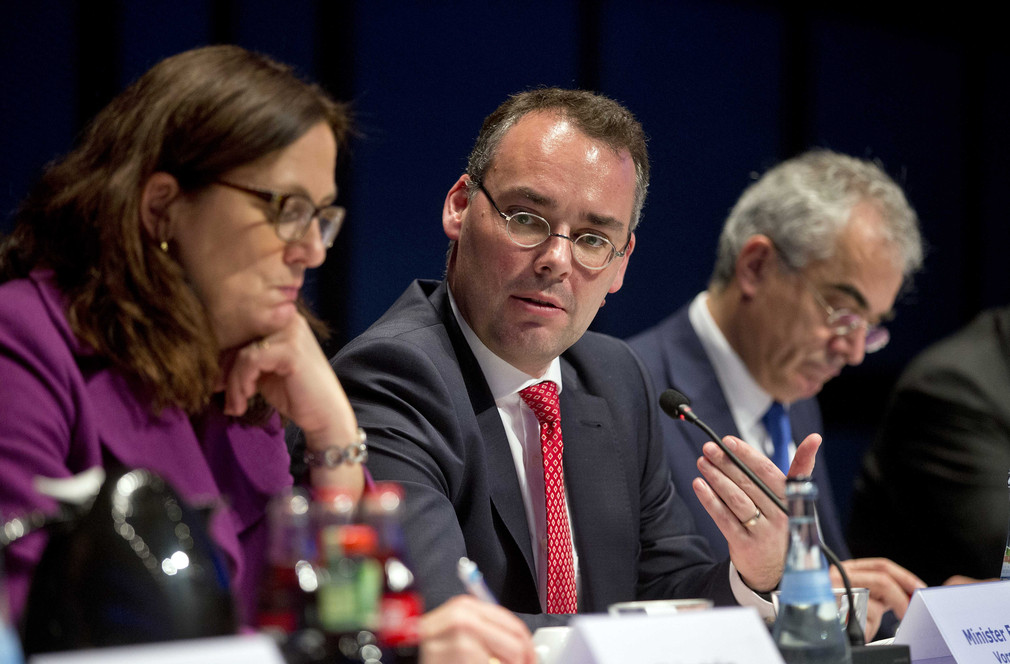 v.l.n.r.: EU-Handelskommissarin Cecilia Malmström, Minister Peter Friedrich und Ministerialdirektor Guido Rebstock