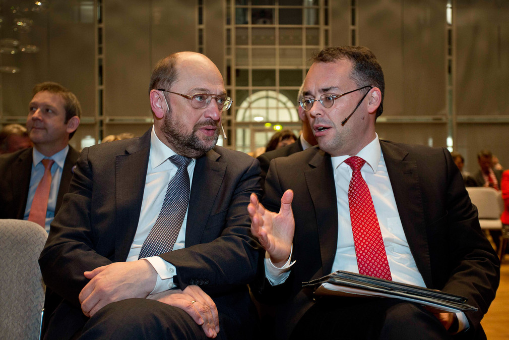 Minister Peter Friedrich (r.) und Martin Schulz (l.), Präsident des Europäischen Parlaments
