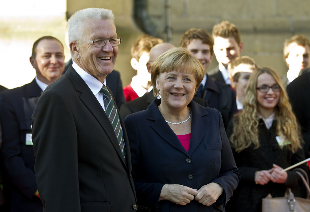 Bundesratspräsident Winfried Kretschmann (l.) und Bundeskanzlerin Angela Merkel (r.)