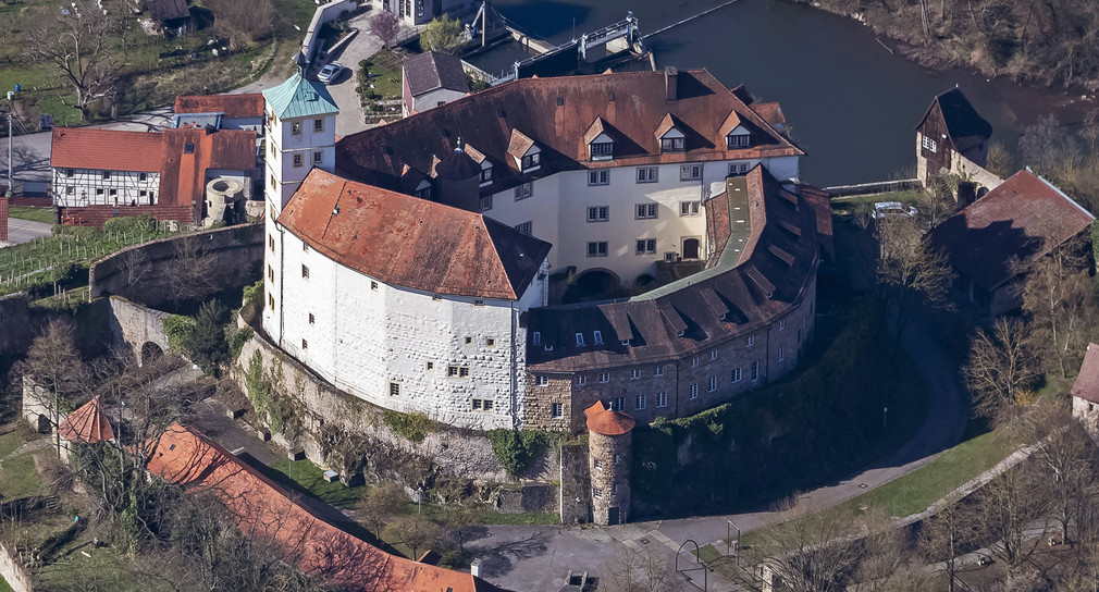 Luftbild des Schlosses Kaltenstein in Vaihingen an der Enz. (Bild: picture alliance/Uli Deck/dpa)