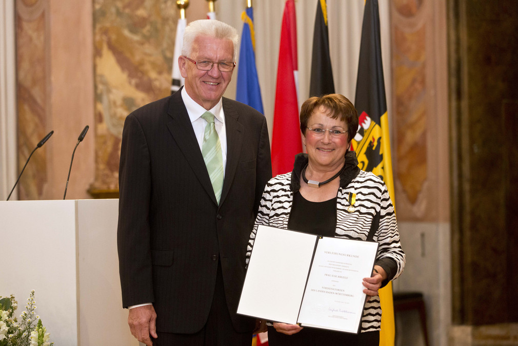 Ministerpräsident Winfried Kretschmann (l.) und Ilse Birzele (r.)