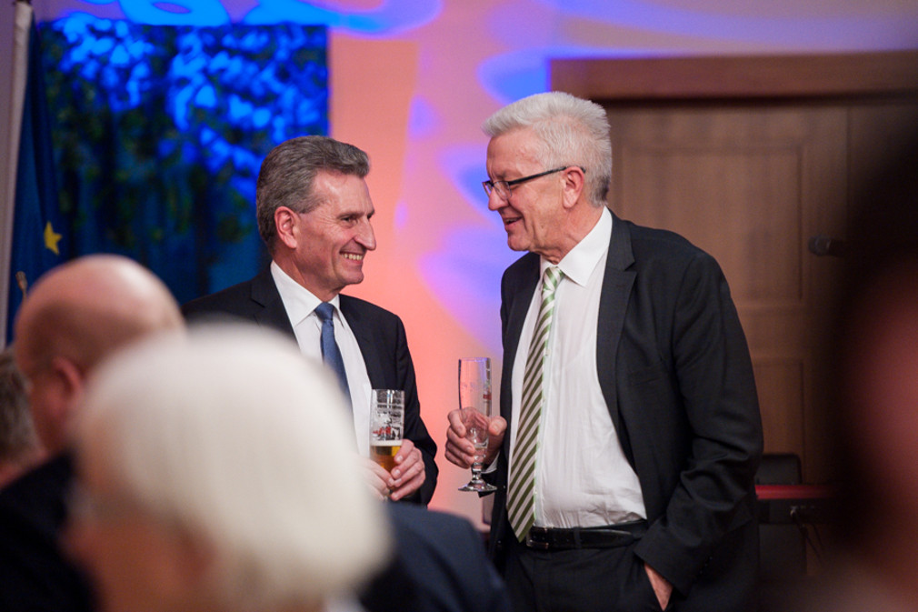 EU-Kommissar Günther Oettinger (l.) und Ministerpräsident Winfried Kretschmann (r.) (Foto: Vertretung des Landes Baden-Württemberg bei der EU - FK/PH)