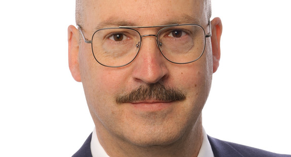 Portrait Dr. Simon Veser Amtsleiter Finanzamt Ludwigsburg