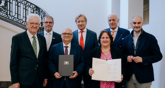 Gruppenbild anlässlich der Unterzeichnung des Solidarpakts Sport V in der Villa Reitzenstein in Stuttgart