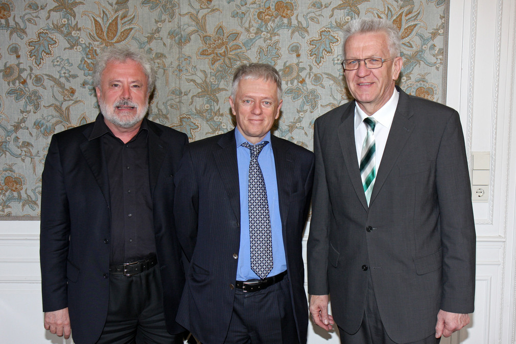 v.l.n.r.: Staatssekretär Klaus-Peter Murawski, Stuttgarts Oberbürgermeister Fritz Kuhn und Ministerpräsident Winfried Kretschmann