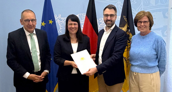 von links nach rechts: Präsident des Oberlandesgerichts Karlsruhe Jörg Müller, Präsidentin des Landgerichts Baden-Baden Nicole Helms, Minister der Justiz und für Migration Moritz Oppelt, Amtschefin des Ministeriums der Justiz und für Migration Gerda Windey.