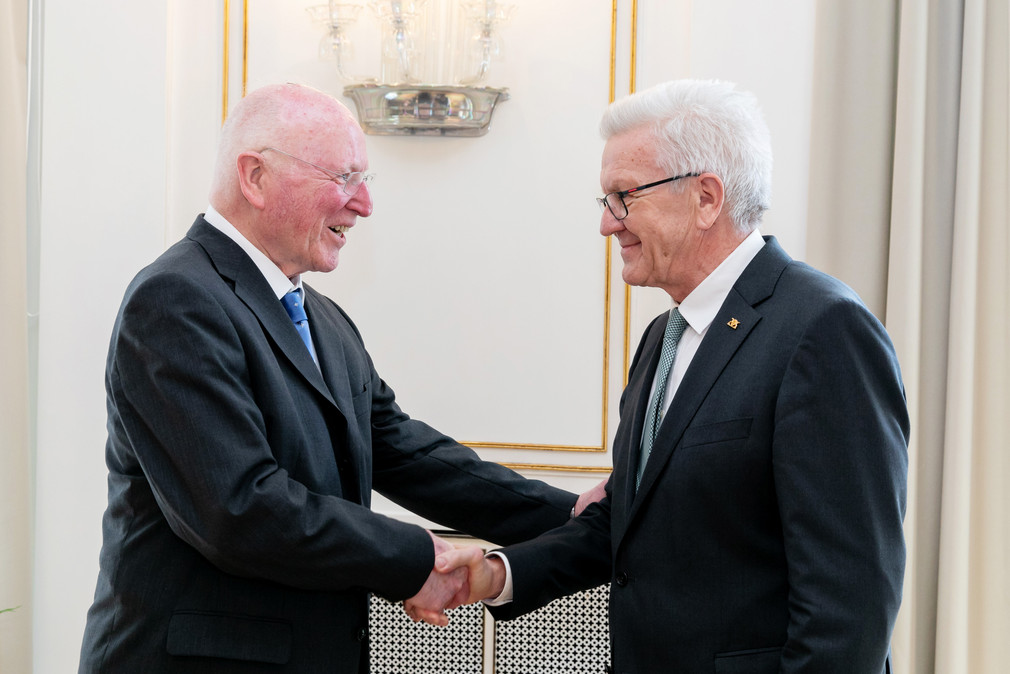Ministerpräsident Winfried Kretschmann (r.) und Dr. Erwin Vetter (l.)