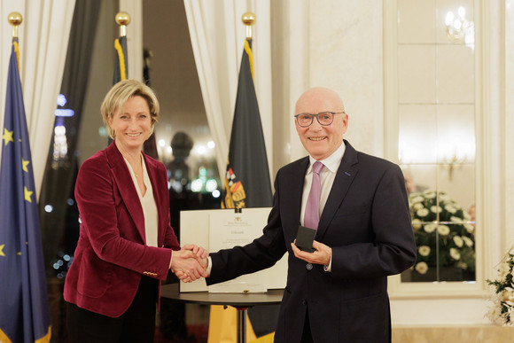 Verleihung Wirtschaftsmedaille 2022 - Ministerin Dr. Nicole Hoffmeister-Kraut und Wolfgang Renner