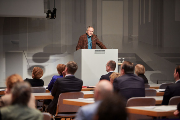 Landesentwicklung Veranstaltung zum Flächensparziel Dr. Gerhard Bronner, Vorsitzender des Landesnaturschutzverbands Baden-Württemberg, zum Flächensparziel aus Sicht des Naturschutzes