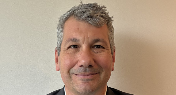 Das Bild zeigt den neuen Dienststellenleiter der LVT BW Peter Siller frontal im Porträt.