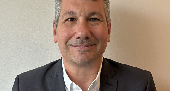 Das Bild zeigt den neuen Dienststellenleiter der LVT BW Peter Siller frontal im Porträt.