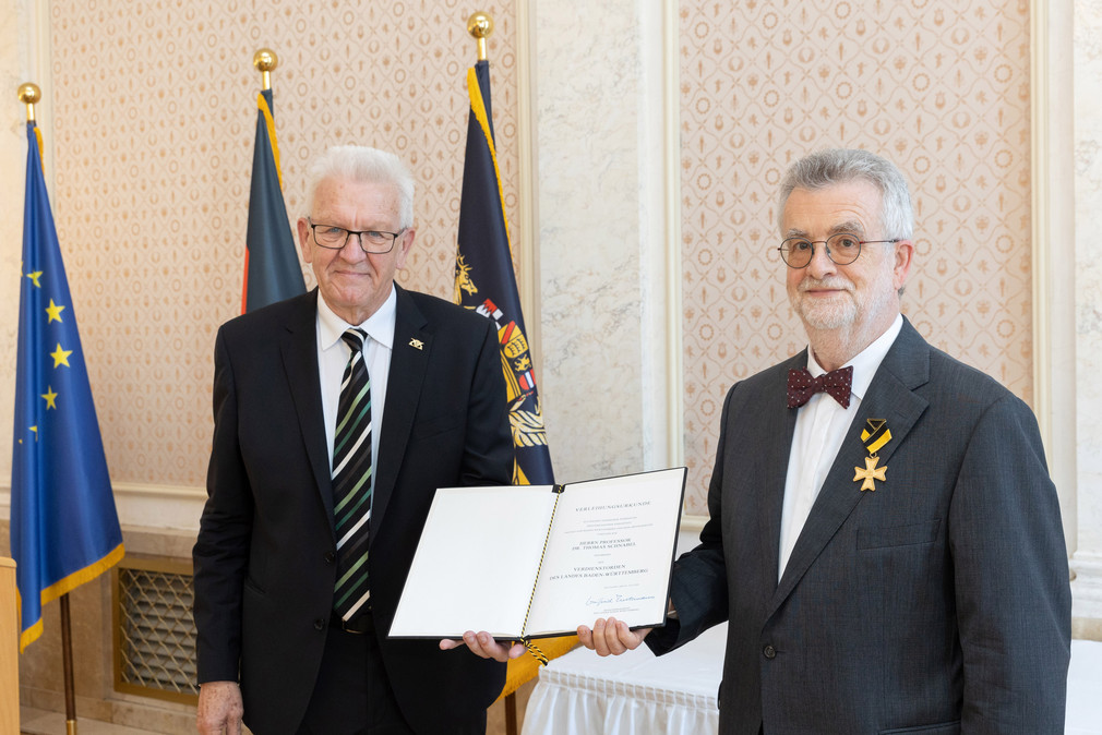 Ministerpräsident Winfried Kretschmann (l.) und Prof. Dr. Thomas Schnabel (r.)