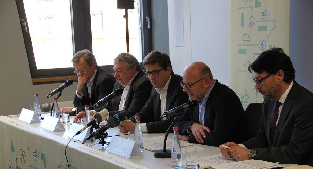 Schienenverkehr DB Regio und Go-Ahead unterzeichnen Kooperationsvertrag