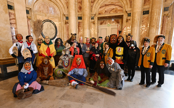 Gruppenbild mit der Schwarzwälder Narrenvereinigung