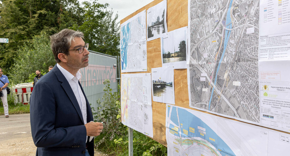 Sommertour 2021: Staatssekretär Andre Baumann besichtigt Hochwasserschutzmaßnahmen