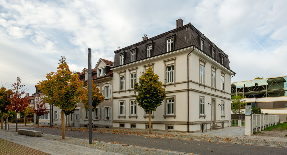Ein denkmalgeschütztes Gebäude in Lörrach, das mithilfe der Städtebauförderung zum Familienzentrum ausgebaut wurde.