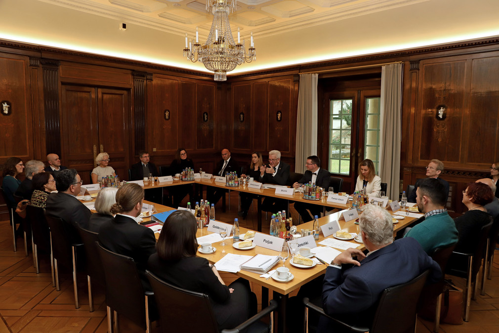 Konstituierende Sitzung des Expertenrats gegen Antisemitismus (Bild: Staatsministerium Baden-Württemberg)