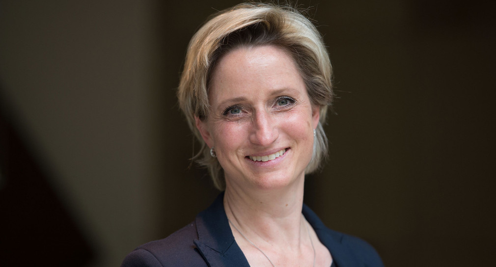 Nicole Hoffmeister-Kraut, Ministerin für Wirtschaft, Arbeit und Wohnungsbau (Bild: dpa)
