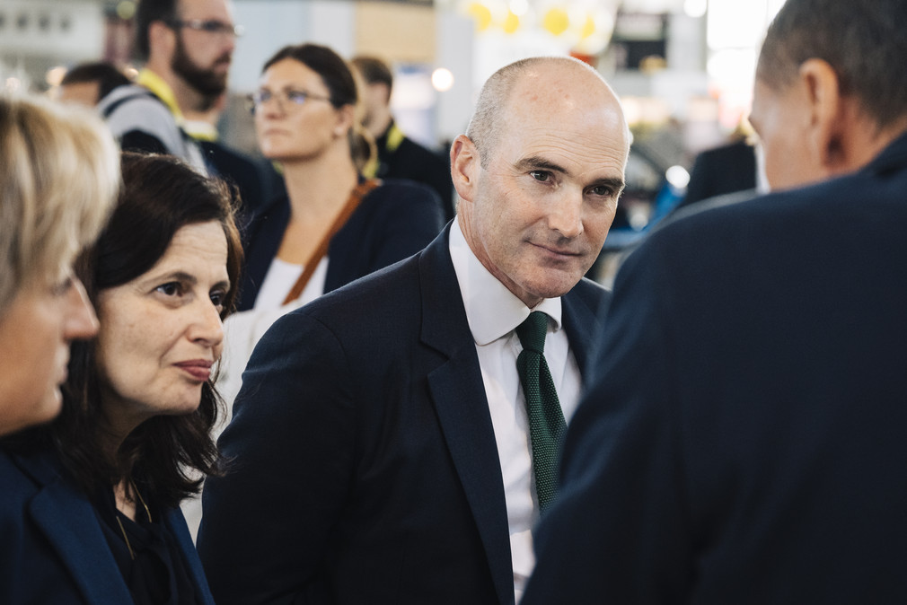 Veranstaltung Start-up BW Summit 2022 Der britsche Generalkonsul Simon Kendall gemeinsam mit der israelischen Generalkonsulin Carmela Shamir