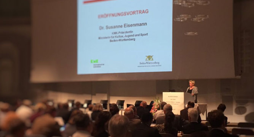 Kultusministerin Susanne Eisenmann auf dem Kongress zur beruflichen Bildung am 31. Mai 2017 in Stuttgart.
