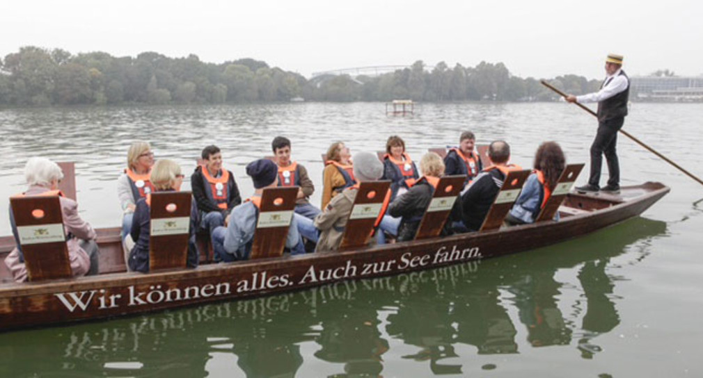 Typisch baden-württembergischer Stocherkahn auf dem Weg zum Tag der Deutschen Einheit 2014 in Hannover.