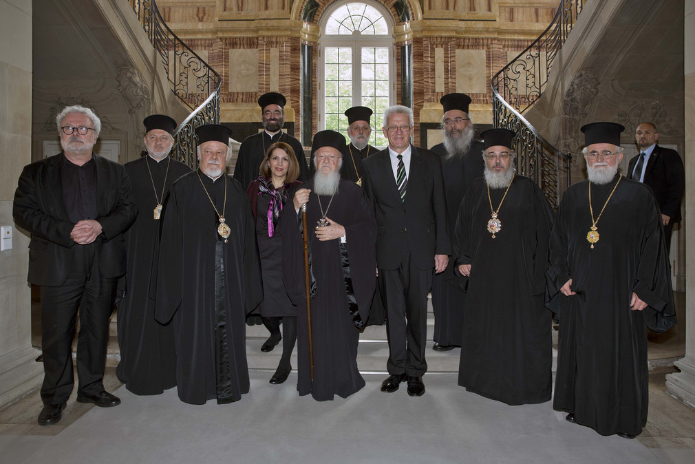 Gruppenbild mit Ministerpräsident Winfried Kretschmann und Patriarch Bartholomaios (M.)